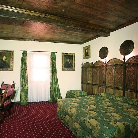 Castello Di Pavone Hotel Pavone Canavese Bagian luar foto