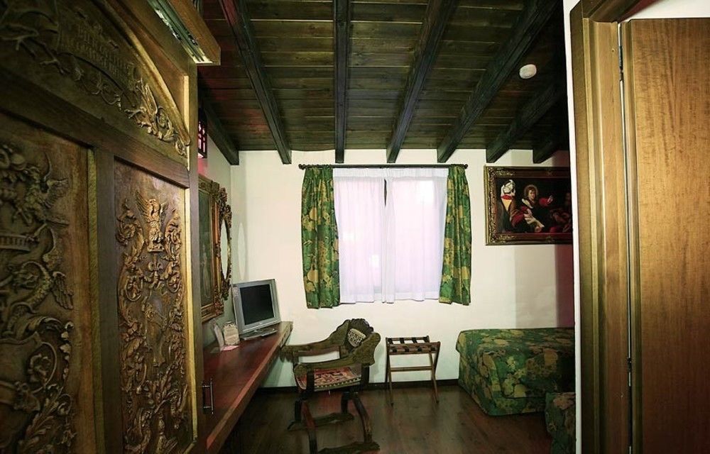 Castello Di Pavone Hotel Pavone Canavese Bagian luar foto