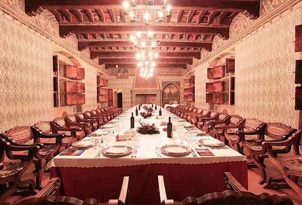 Castello Di Pavone Hotel Pavone Canavese Bagian luar foto