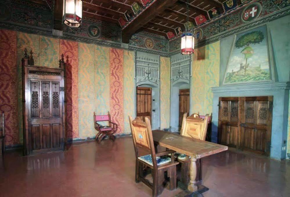 Castello Di Pavone Hotel Pavone Canavese Bagian luar foto